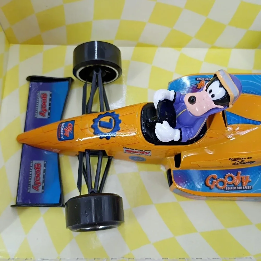 Bburago 1:24 Diecast Disney Formula Goofy Racing Car Burago Read